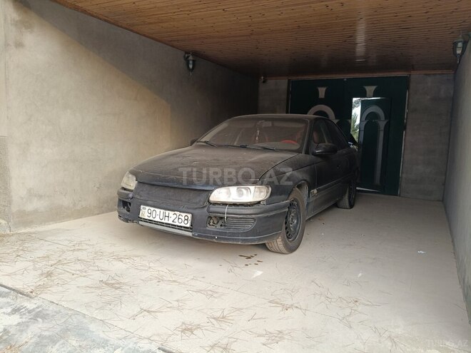 Opel Omega-4