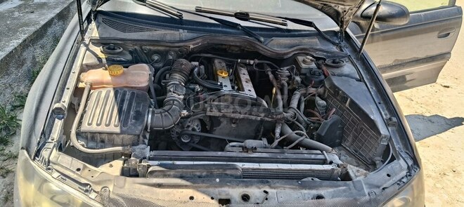 Opel Omega-8