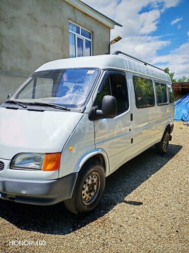 Ford Transit-3