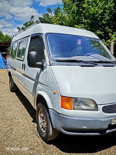 Ford Transit-4