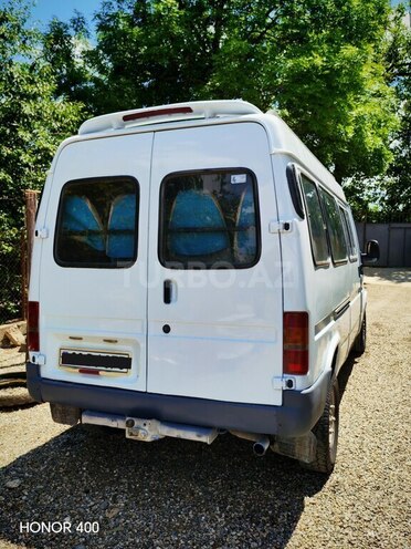 Ford Transit-2