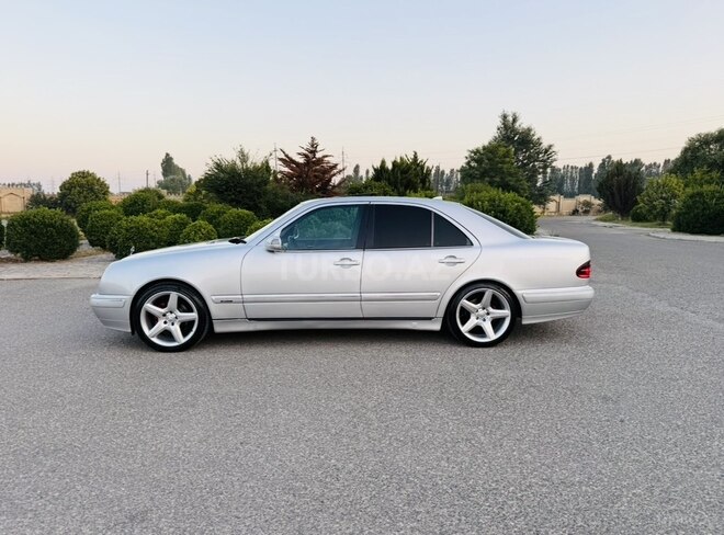 Mercedes E 240-2