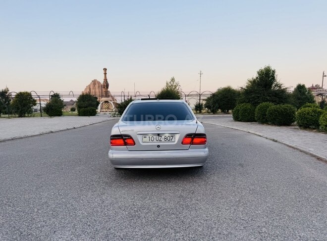Mercedes E 240-7