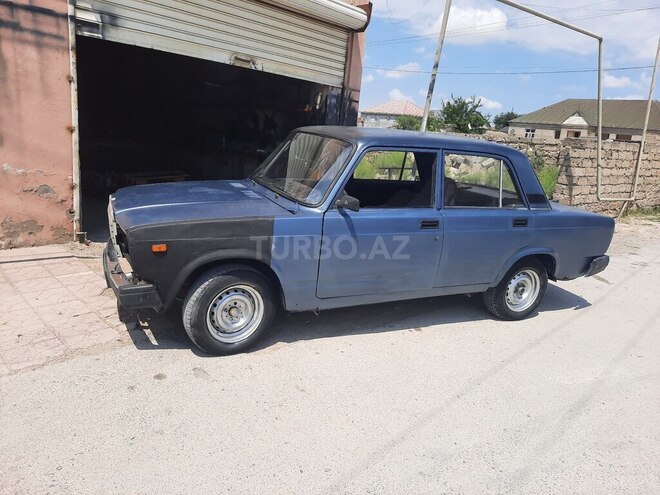 LADA (VAZ) 2107-2