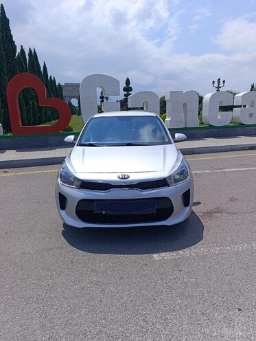 Kia Rio-1