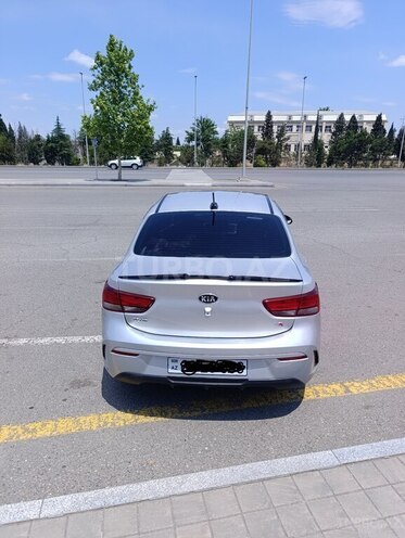 Kia Rio-4