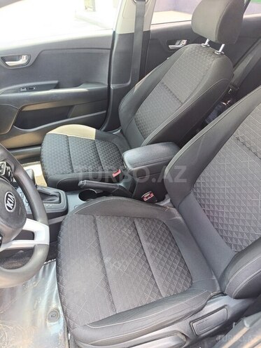 Kia Rio-10