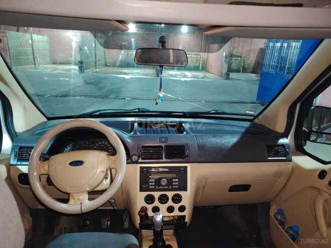 Ford Tourneo Connect-14