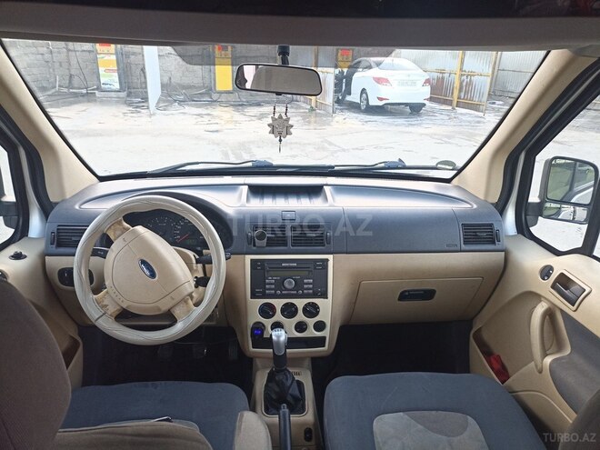 Ford Tourneo Connect-3