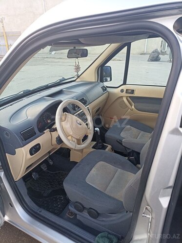Ford Tourneo Connect-11