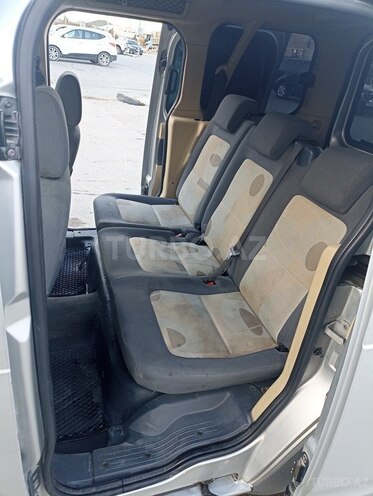 Ford Tourneo Connect-12