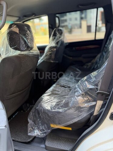 Toyota Land Cruiser Prado-7