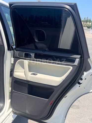 Volkswagen Touareg-7