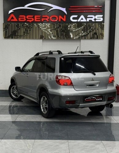 Mitsubishi Outlander-10