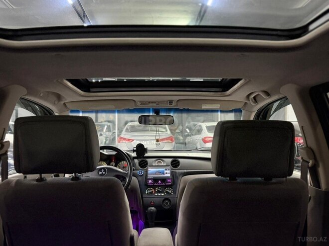 Mitsubishi Outlander-20