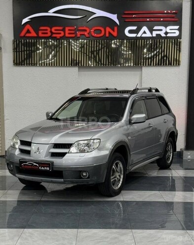 Mitsubishi Outlander-1