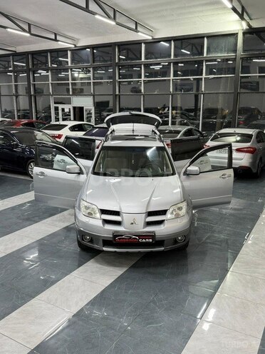 Mitsubishi Outlander-7