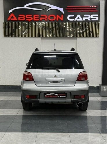 Mitsubishi Outlander-12