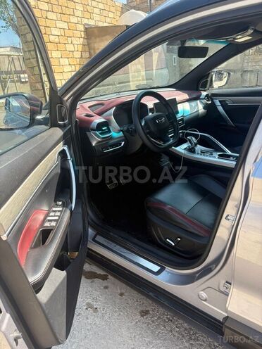 Geely Coolray-4