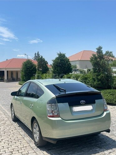 Toyota Prius-5