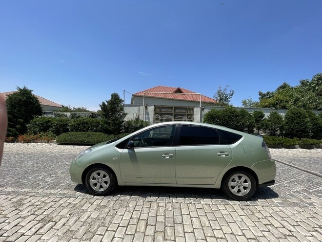 Toyota Prius-10