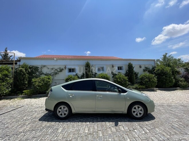 Toyota Prius-7