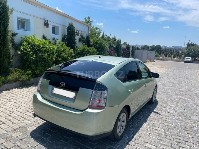 Toyota Prius-11