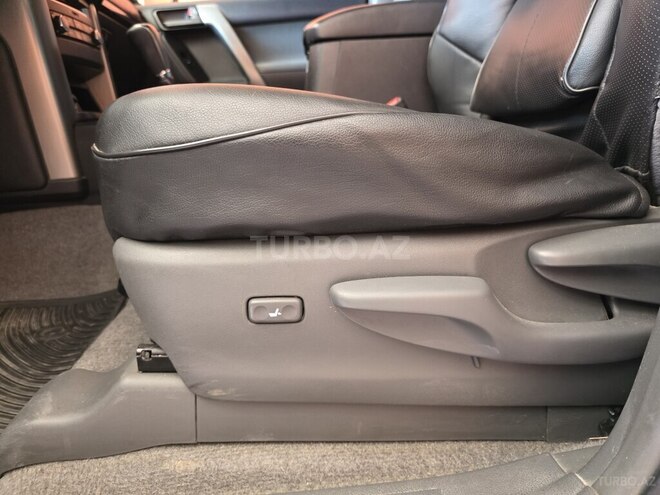 Toyota Land Cruiser Prado-10