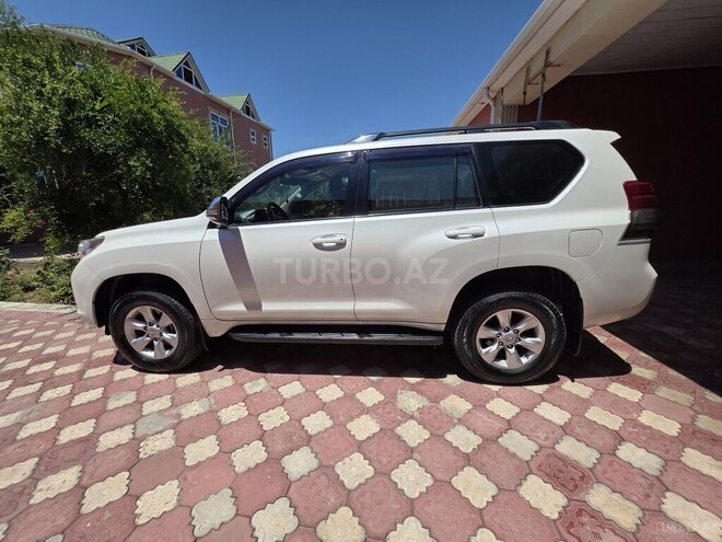 Toyota Land Cruiser Prado-11