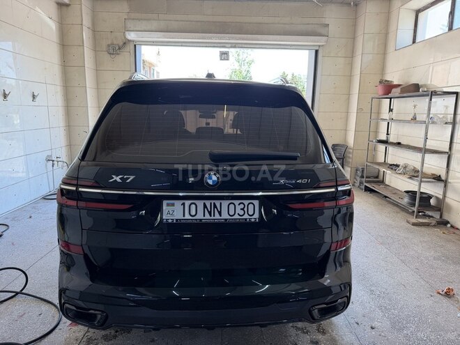 BMW X7-6