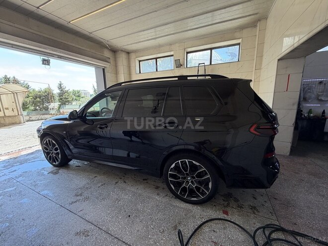 BMW X7-7