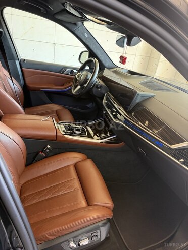 BMW X7-4