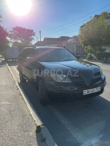 Mitsubishi Outlander-2