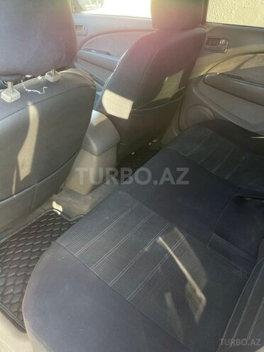 Mitsubishi Outlander-8