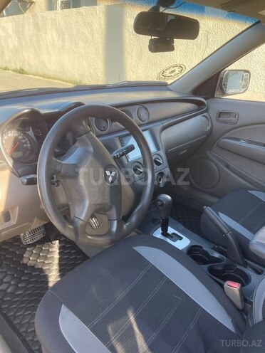 Mitsubishi Outlander-7