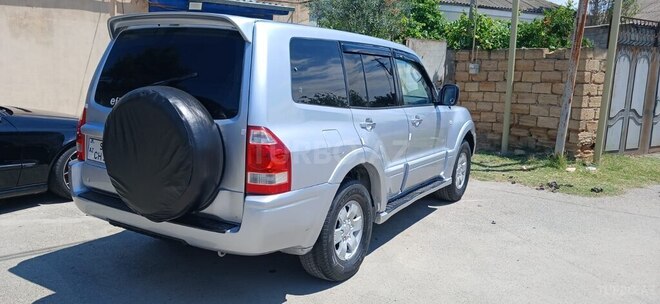 Mitsubishi Pajero-6