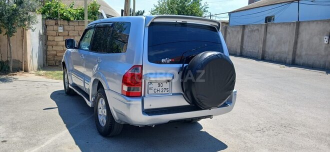 Mitsubishi Pajero-8