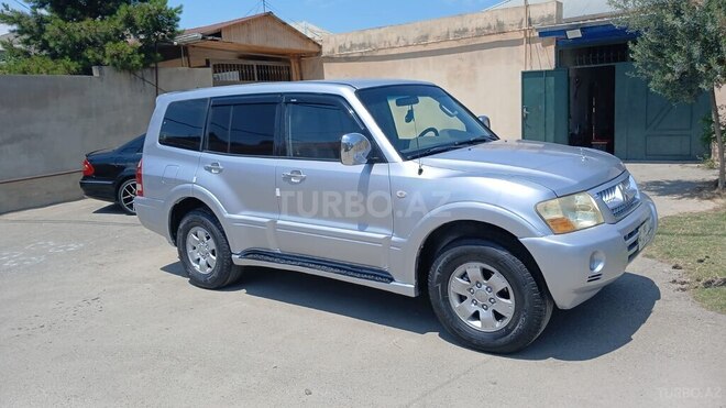 Mitsubishi Pajero-7