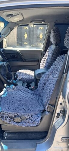 Mitsubishi Pajero-10
