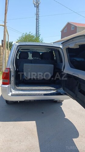 Mitsubishi Pajero-12