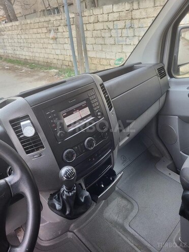 Volkswagen Crafter-9