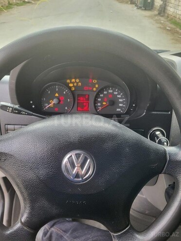 Volkswagen Crafter-8