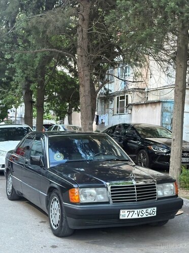 Mercedes 190-1