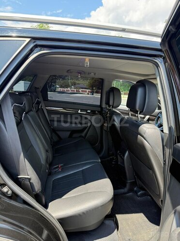 Kia Sorento-13