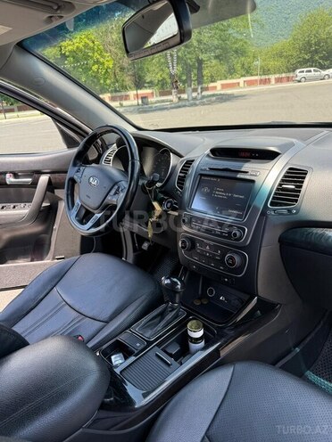 Kia Sorento-14