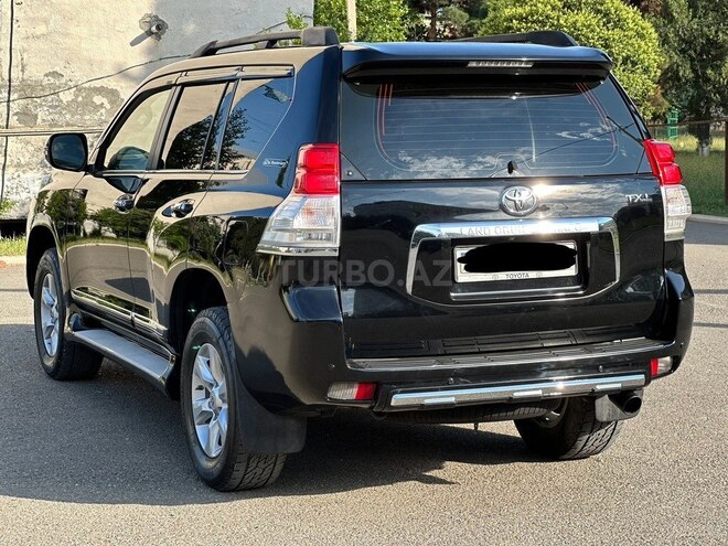 Toyota Land Cruiser Prado-5