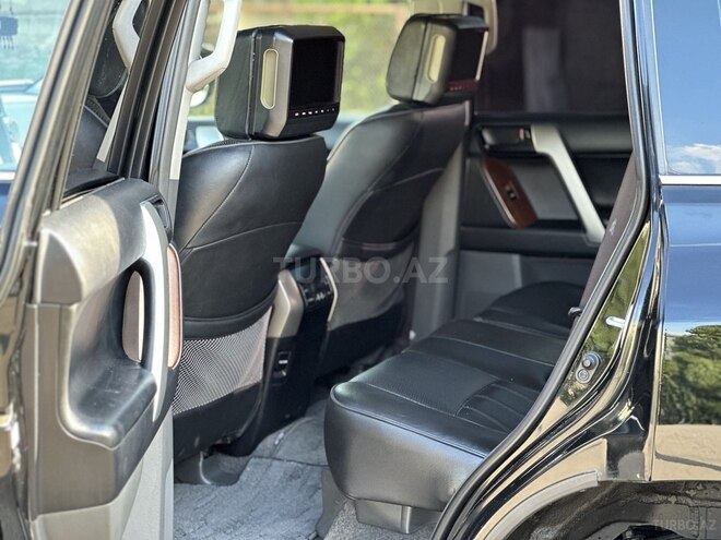 Toyota Land Cruiser Prado-10
