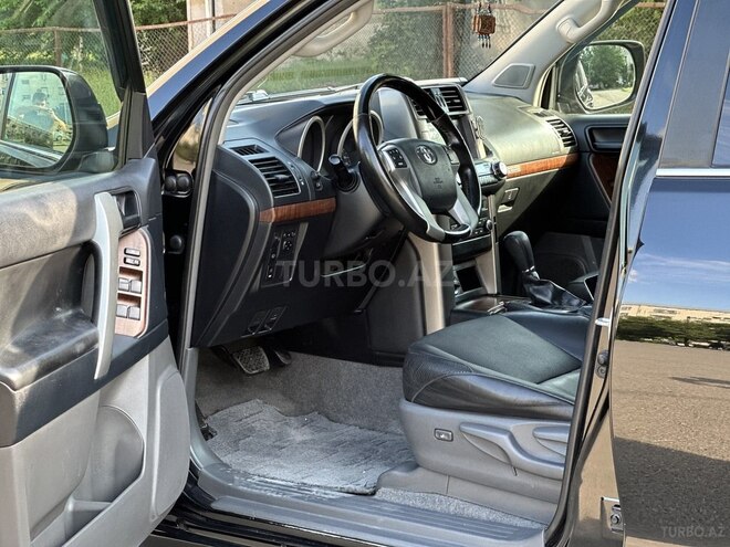 Toyota Land Cruiser Prado-8