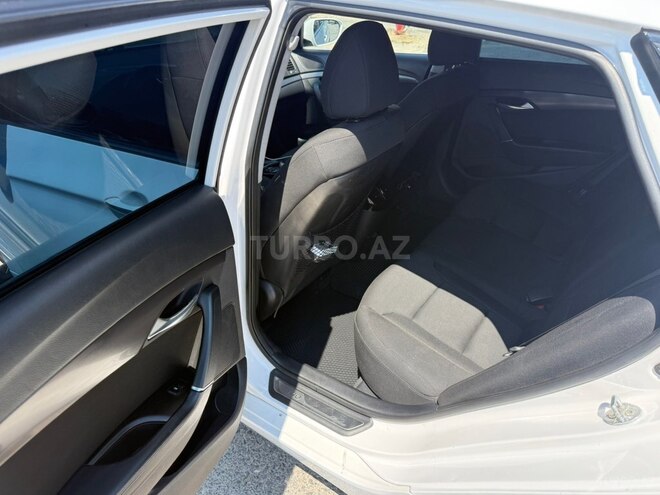 Hyundai i40-10