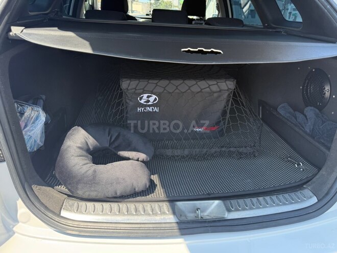 Hyundai i40-14